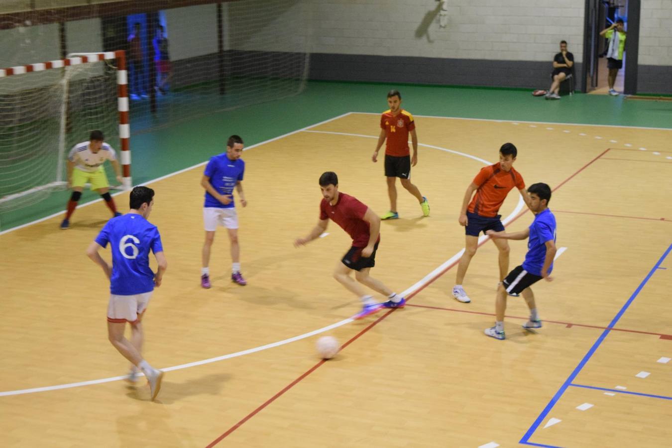 Momento de la final de la liga de fútbol sala de invierno. 