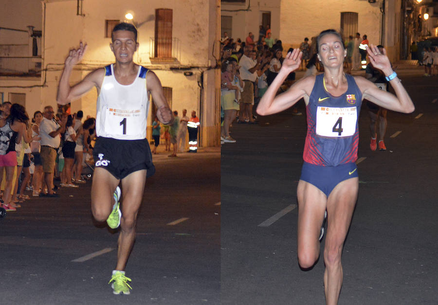 Los dos ganadores cruzando la línea de meta en Campanario. 
