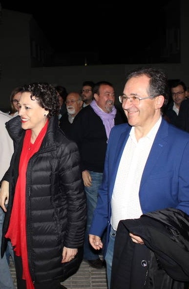 Imagen secundaria 2 - El empleo y los jóvenes, claves anoche en el discurso de los socialistas