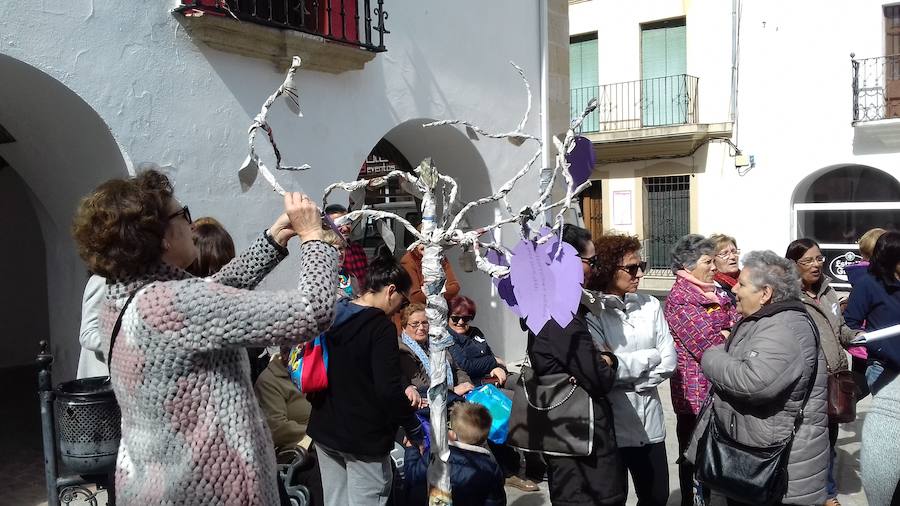 Imagen secundaria 1 - Casar reivindica la igualdad de las mujeres este 8 de marzo