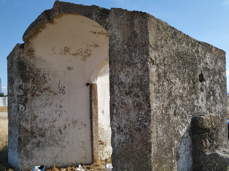 Imagen de la Portá Blanca hace unos días, antes de ser de nuevo pintada. FRUTO CAMPÓN
