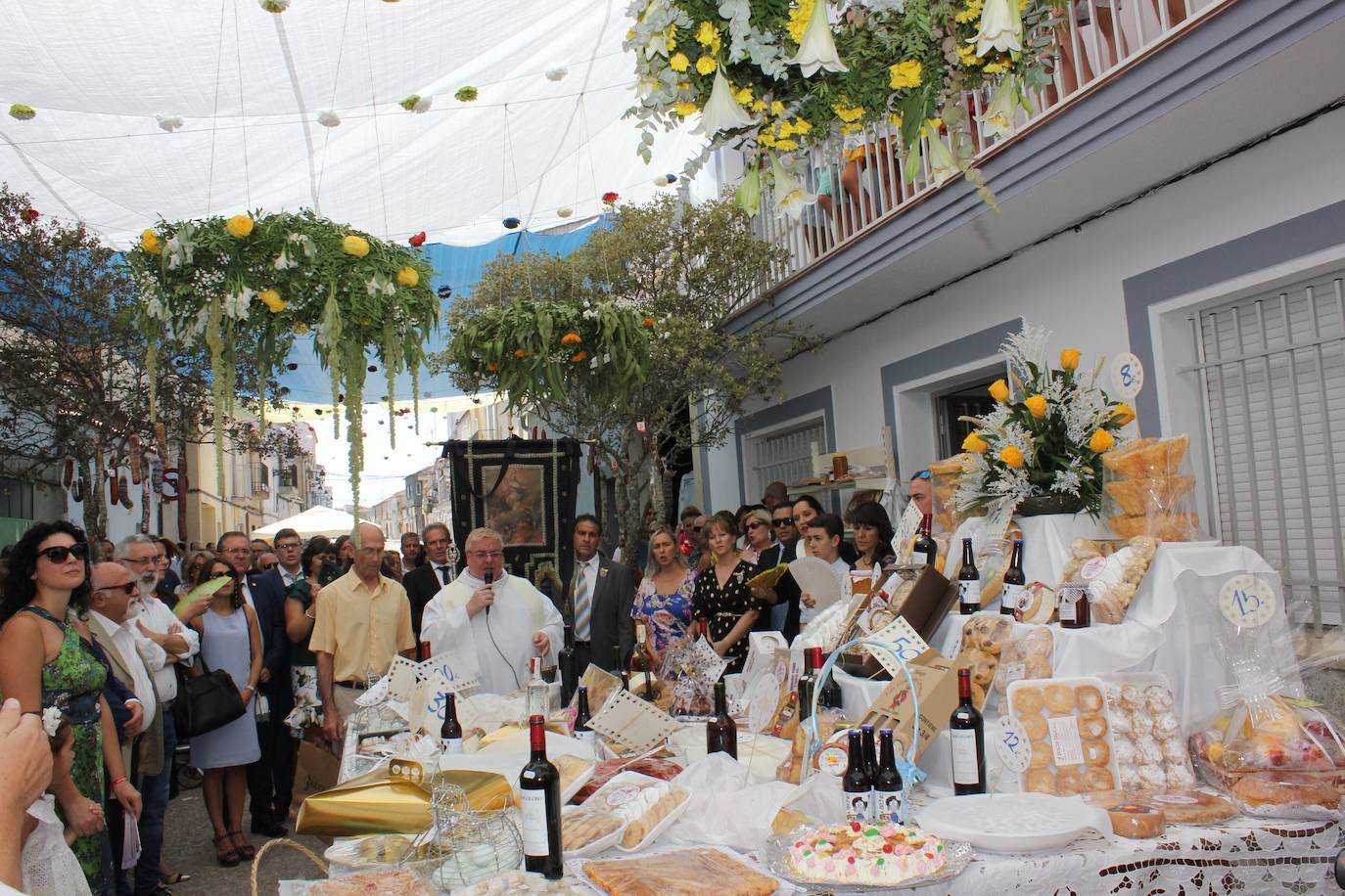 La Mesa del Ramo se celebra entre tradiciones y nuevas propuestas