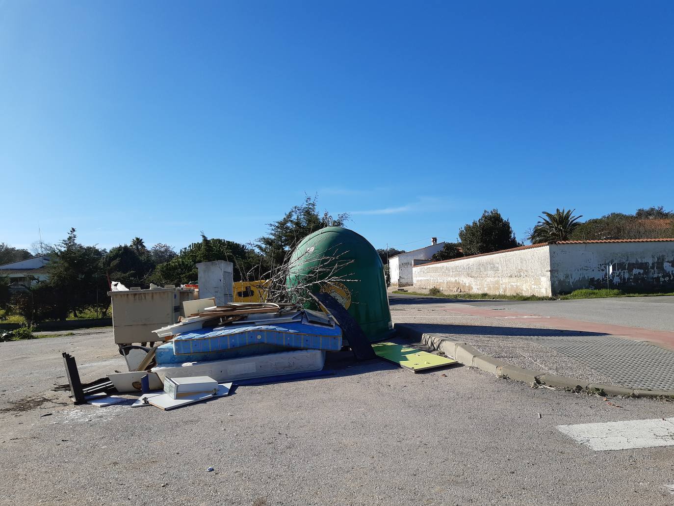 La recogida de enseres por los hogares continuará el primer y tercer martes de cada mes