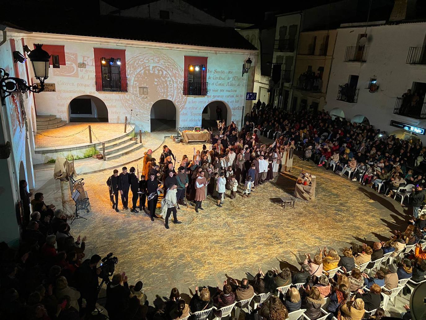 Imagen principal - Fin de semana histórico en Casar de Cáceres