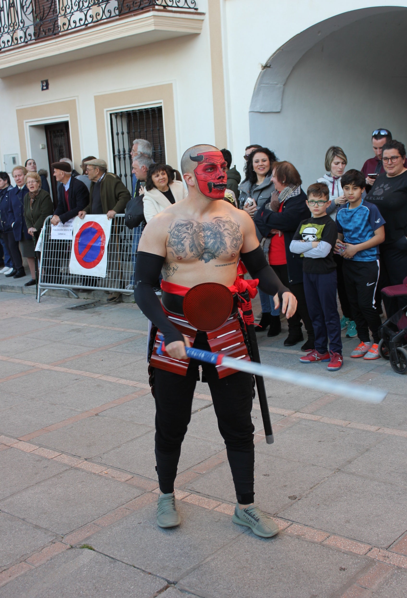 Imagen secundaria 2 - Las diosas con ostentosos adornos, los camaleones y el demonio samurai. 