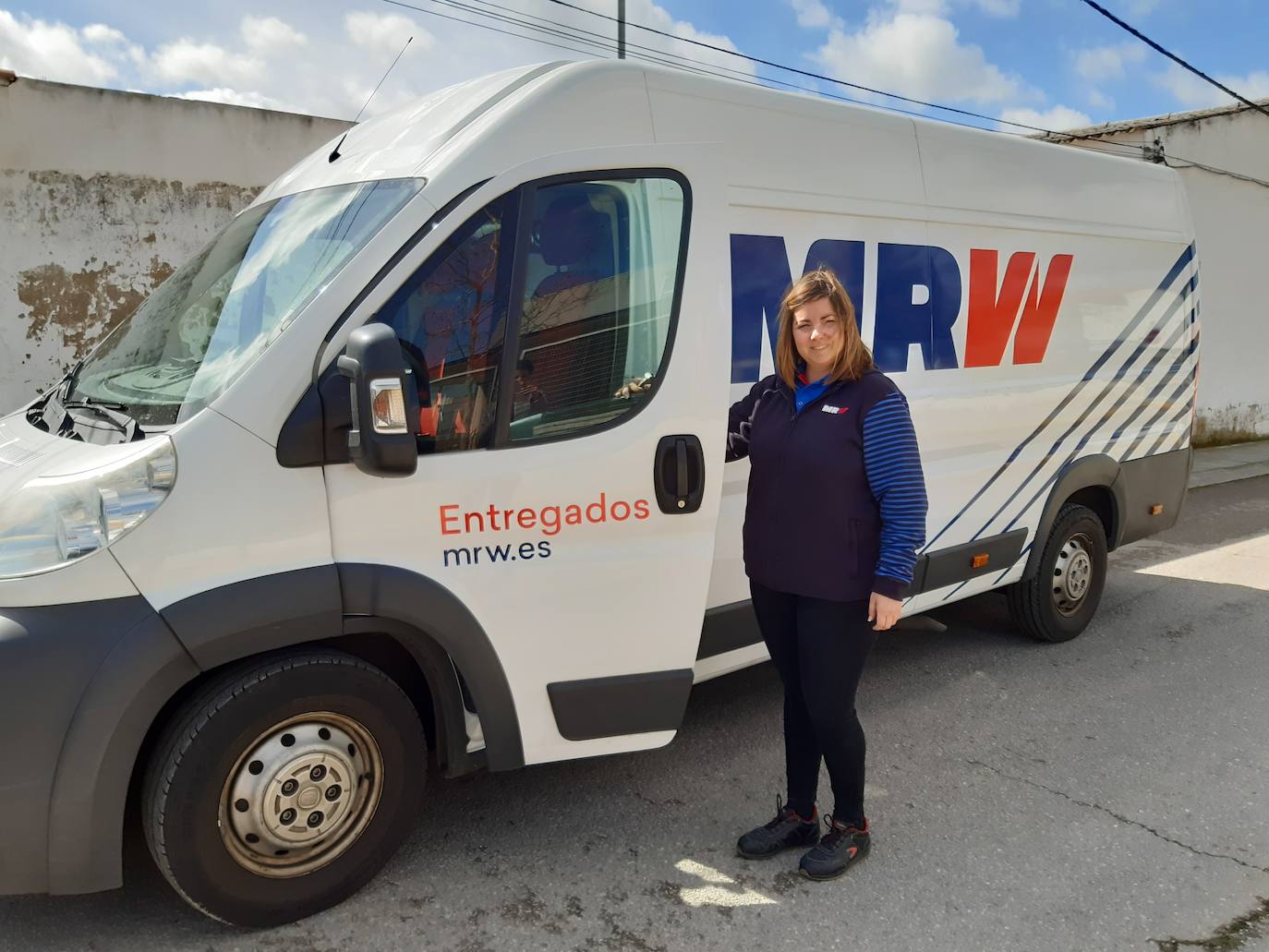 Inma Pacheco lleva casi cinco años como repartidora de mercancía. 