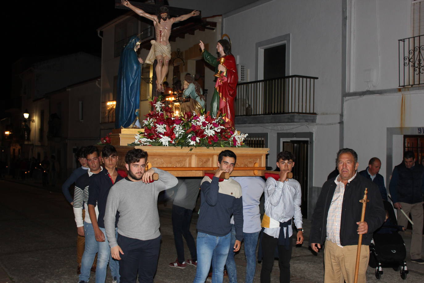 Imagen principal - El Crucificado, La Sentencia y el Nazareno, el pasado año.