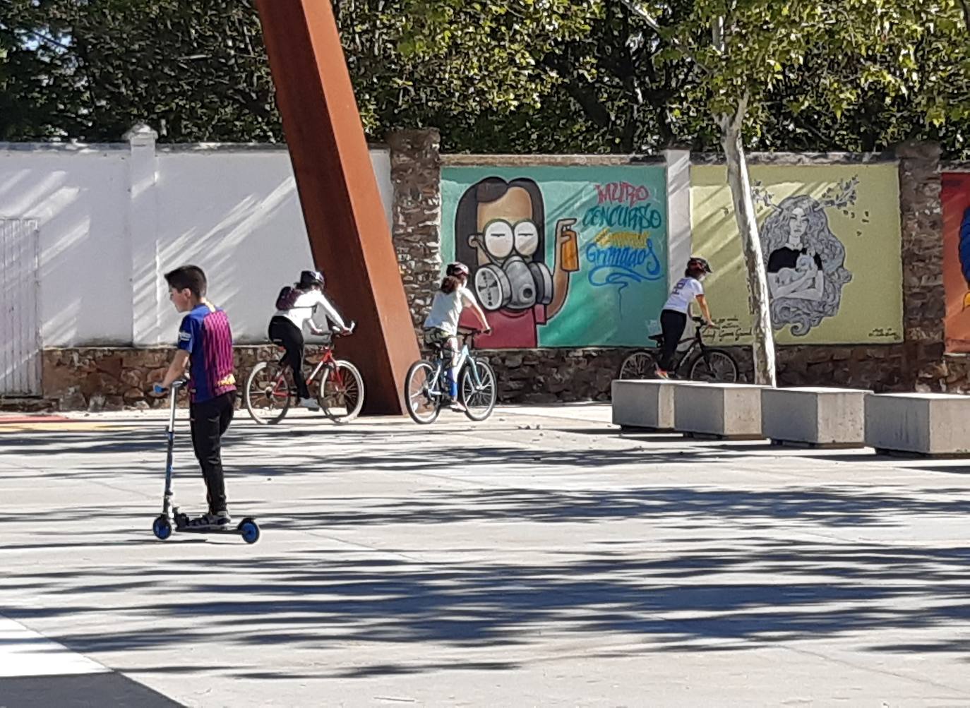 Los niños hoy tenían limitadas las salidas entre las 12.00 y las 19.00 horas. 