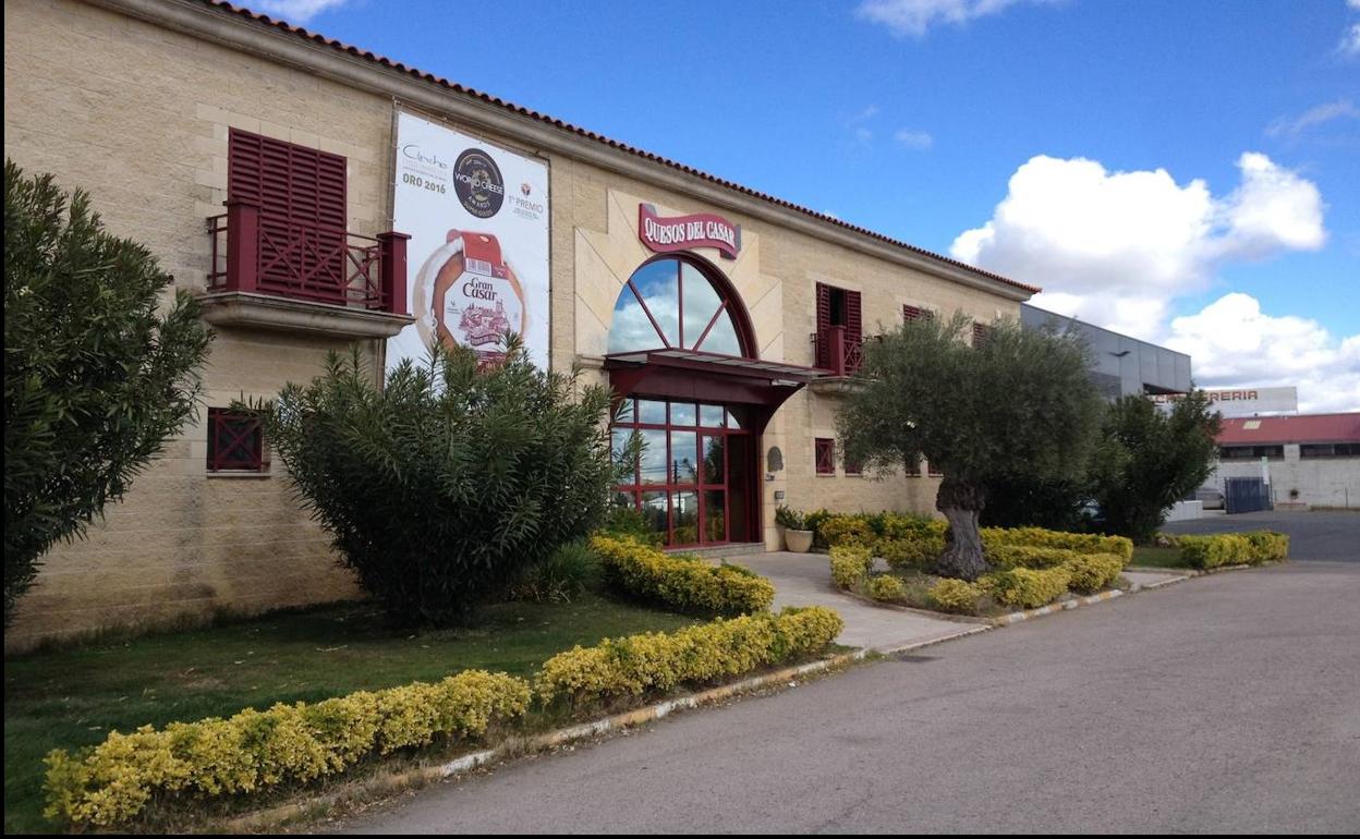 Sede de la quesería Quesos del Casar, en Casar de Cáceres