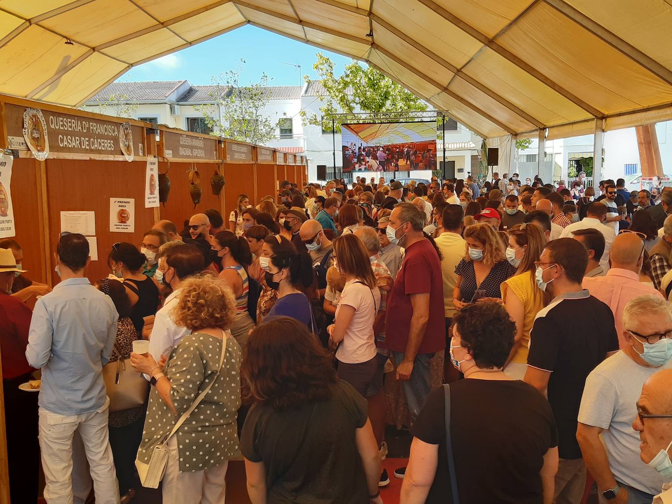 Imagen de la feria el pasado domingo, uno de los días de mayor afluencia de público. 