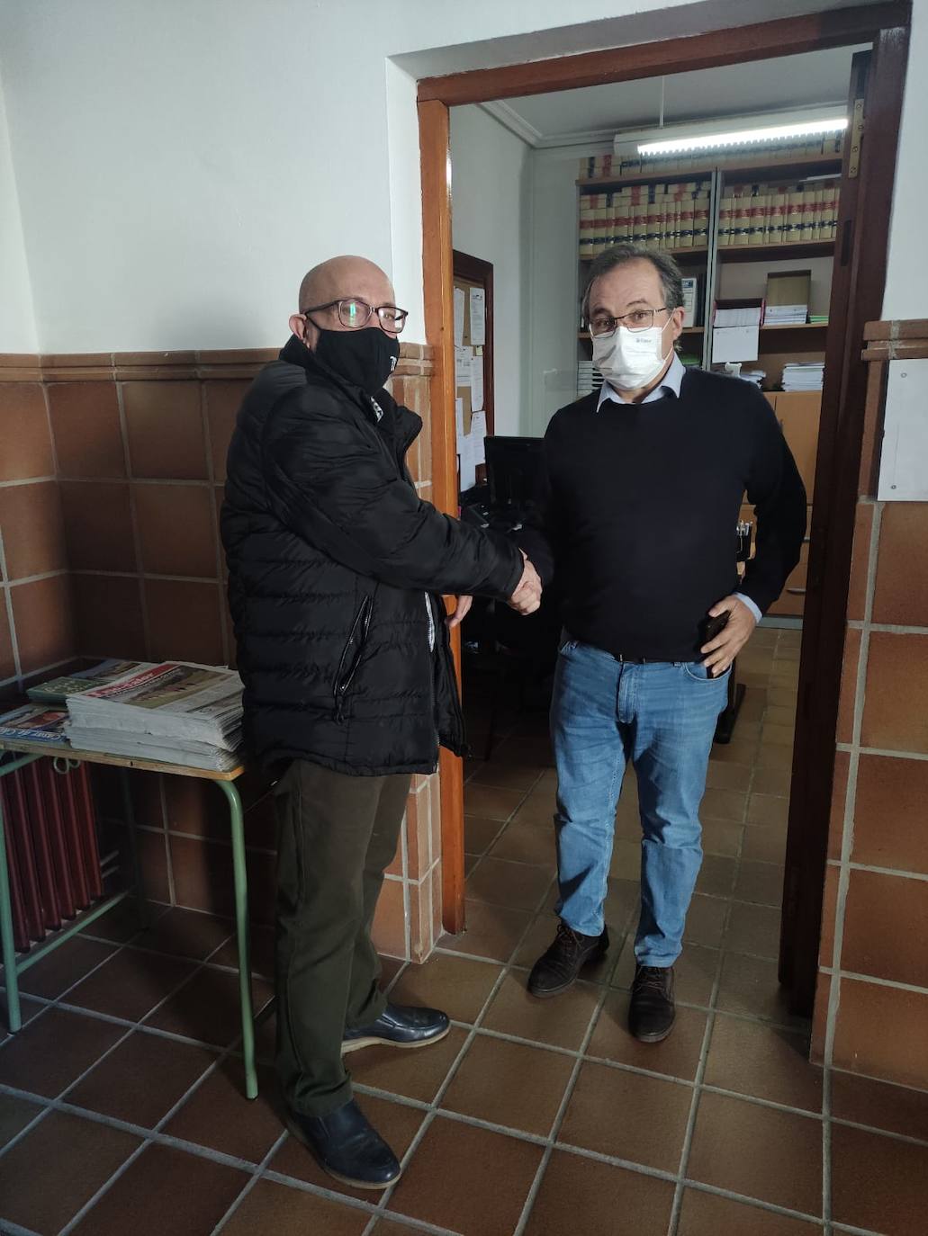 Felipe Hurtado y el alcalde, esta mañana, en el Ayuntamiento. 