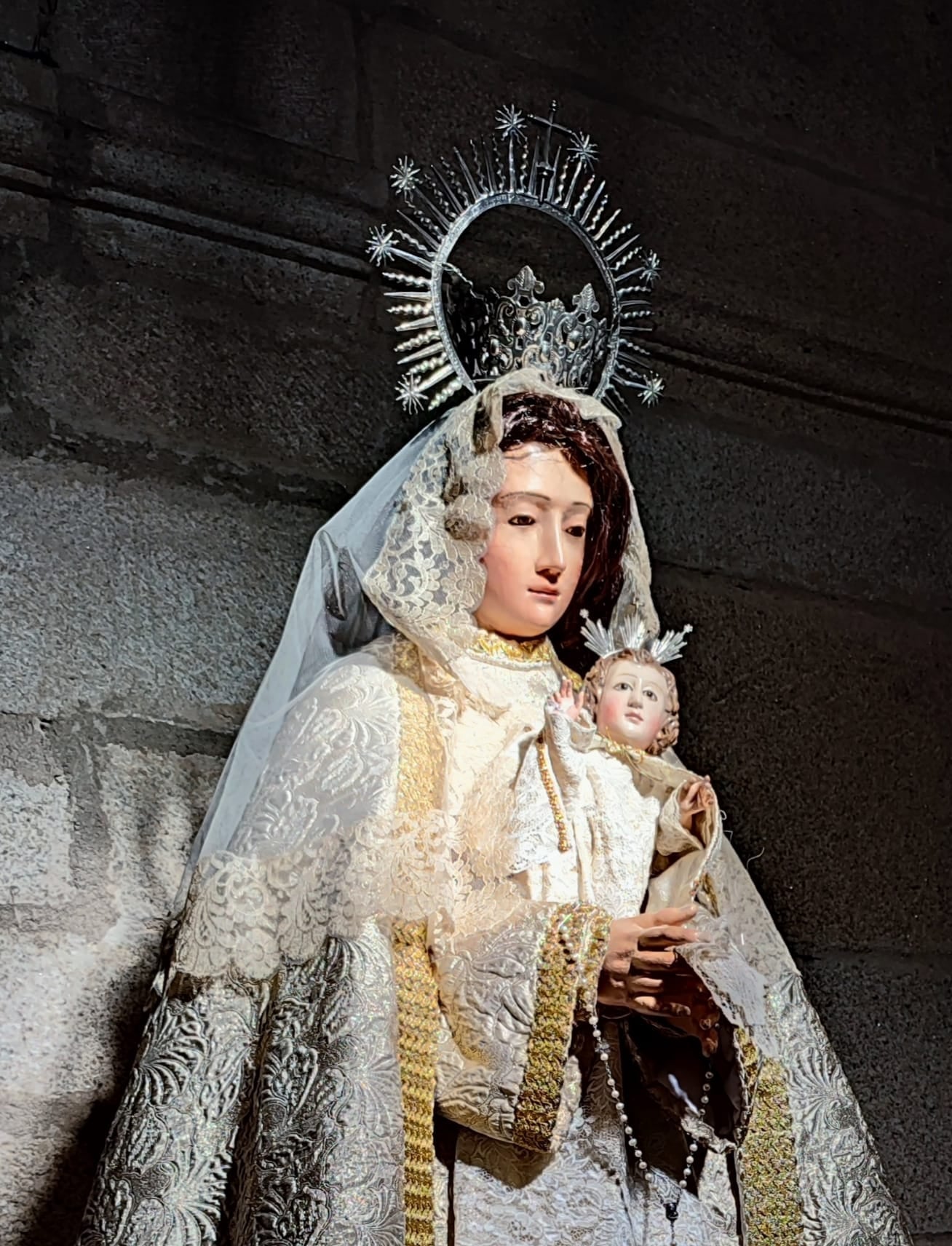 Los niños casareños nacidos en 2020 y 2021 se presentarán mañana a la Virgen de las Candelas