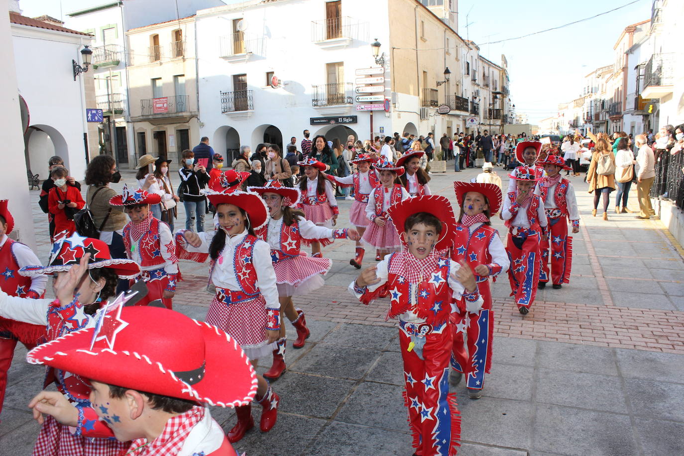 Fotos: Casar de Cáceres vuelve a disfrutar de un gran Carnaval