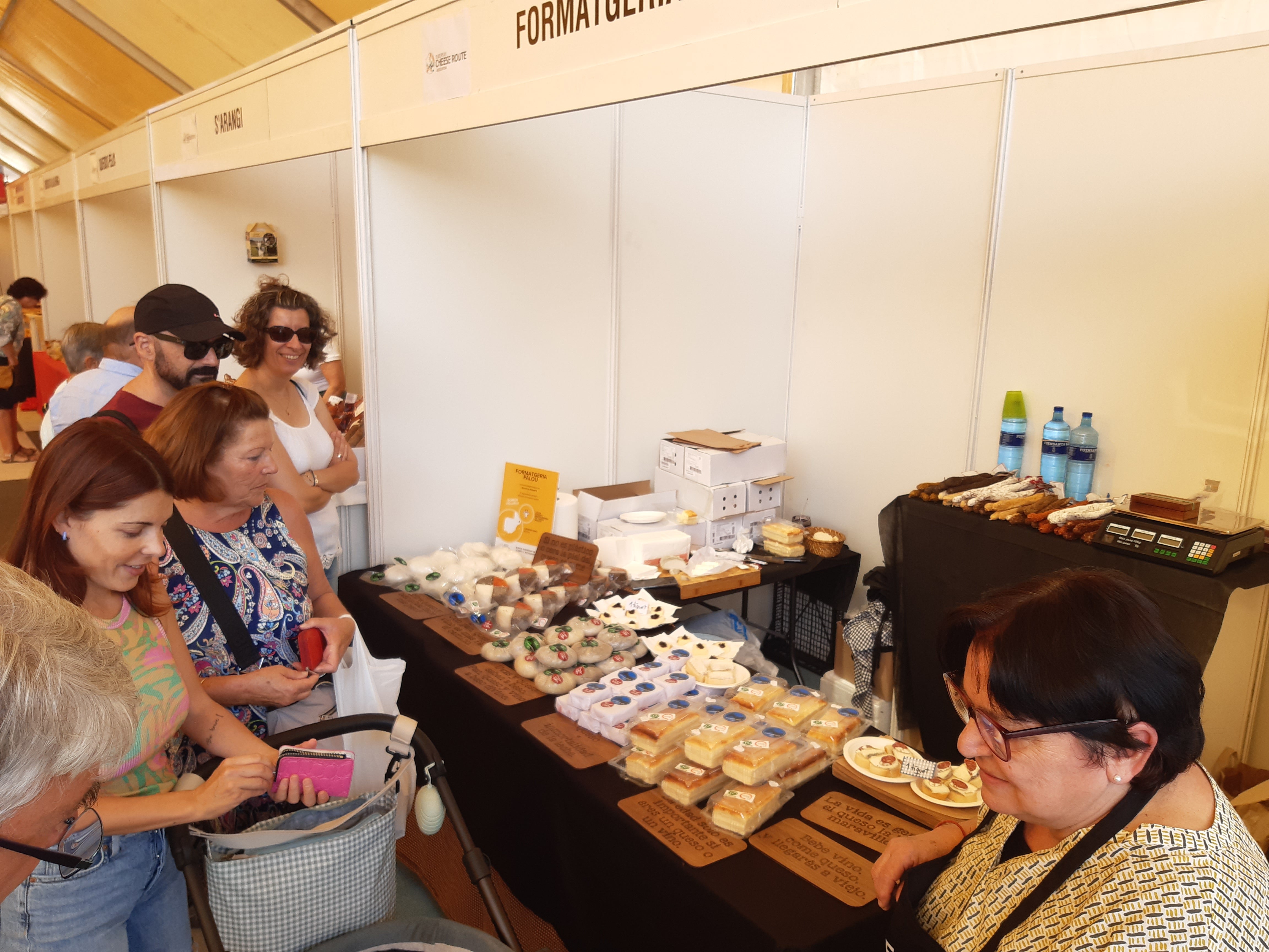 Fotos: La VI Feria Europea del Queso de Casar de Cáceres en imágenes