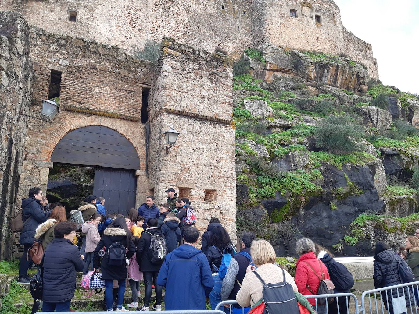 Entrada al castillo de Alburquerque, fortificación de la época medieval. 