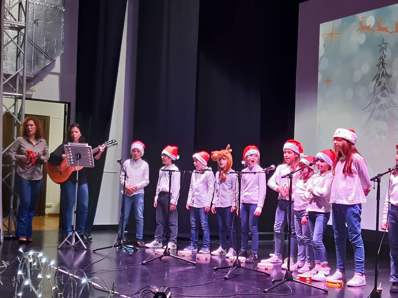 Fotos: Los casareños cantan a la Navidad