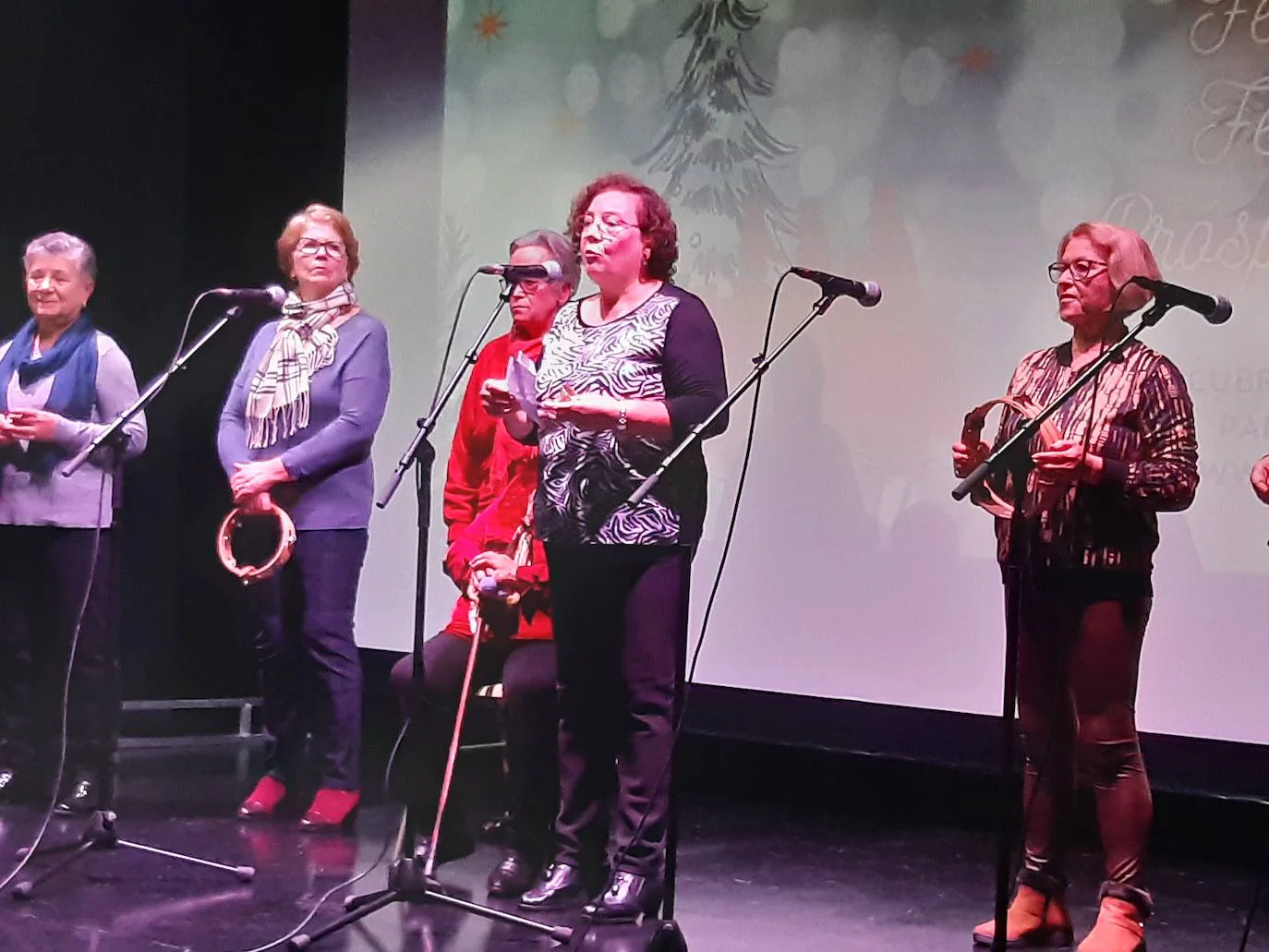 Fotos: Los casareños cantan a la Navidad