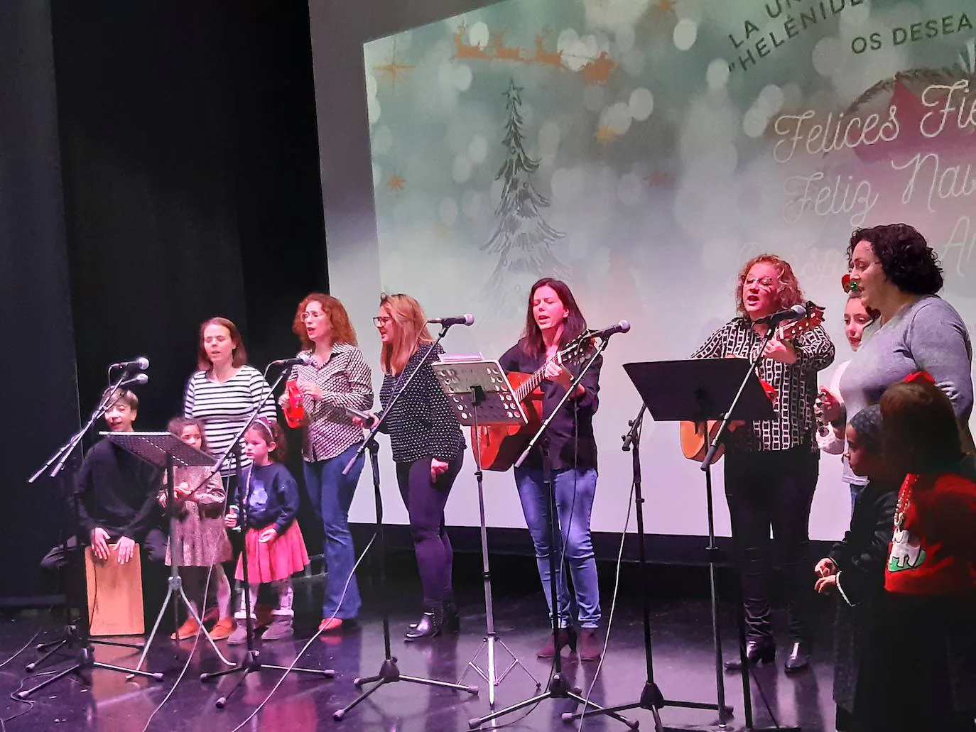 Fotos: Los casareños cantan a la Navidad