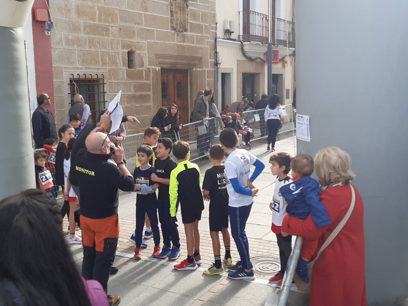 Fotos: Casar de Cáceres despide el 2022 con 88 inscritos en la tradicional Carrera del turrón