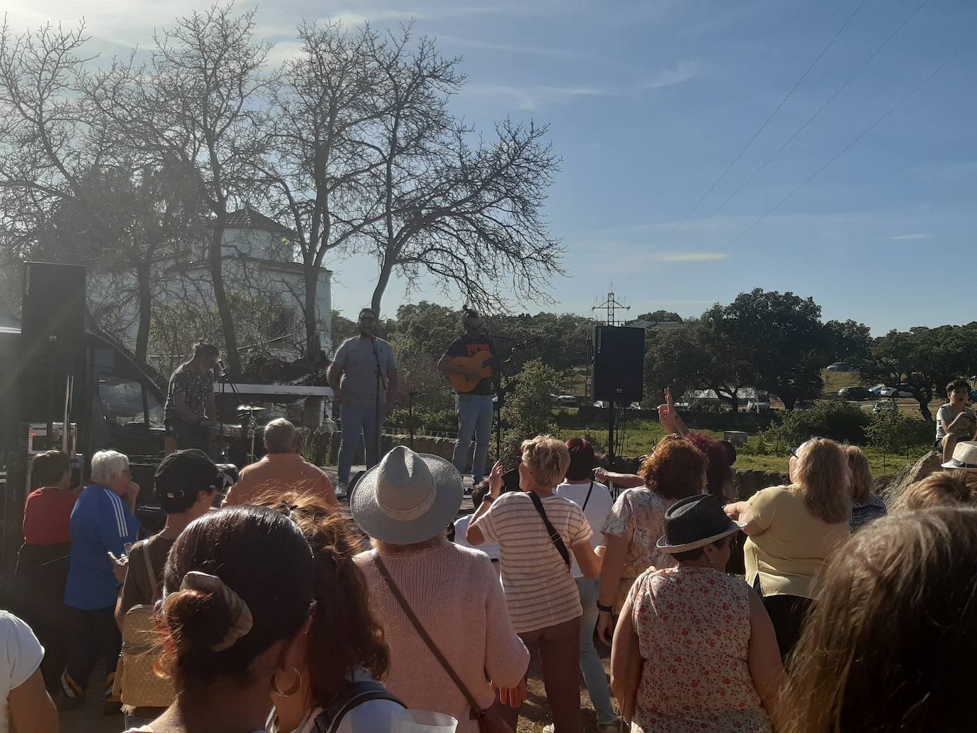 Imagen secundaria 1 - La Virgen del Prado vuelve a estar muy arropada en su día grande