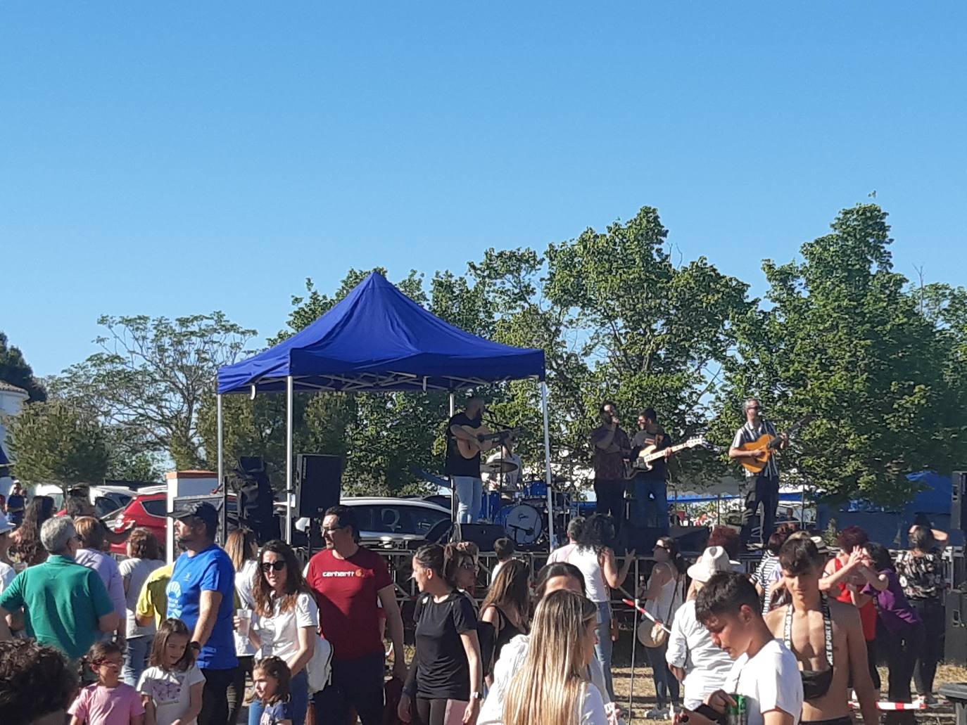 Imagen principal - La romería de San Benito se celebra por todo lo alto