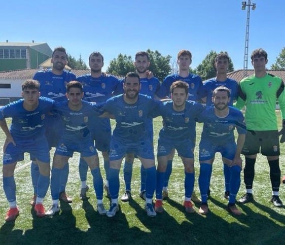 El Club de fútbol Casar de Cáceres luchará este sábado por la permanencia en la Primera División Extremeña