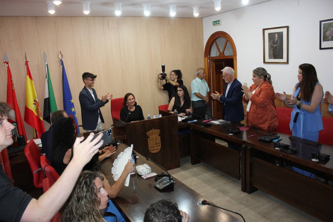 La toma de posesión de los nuevos concejales y la investidura de la alcaldesa en imágenes