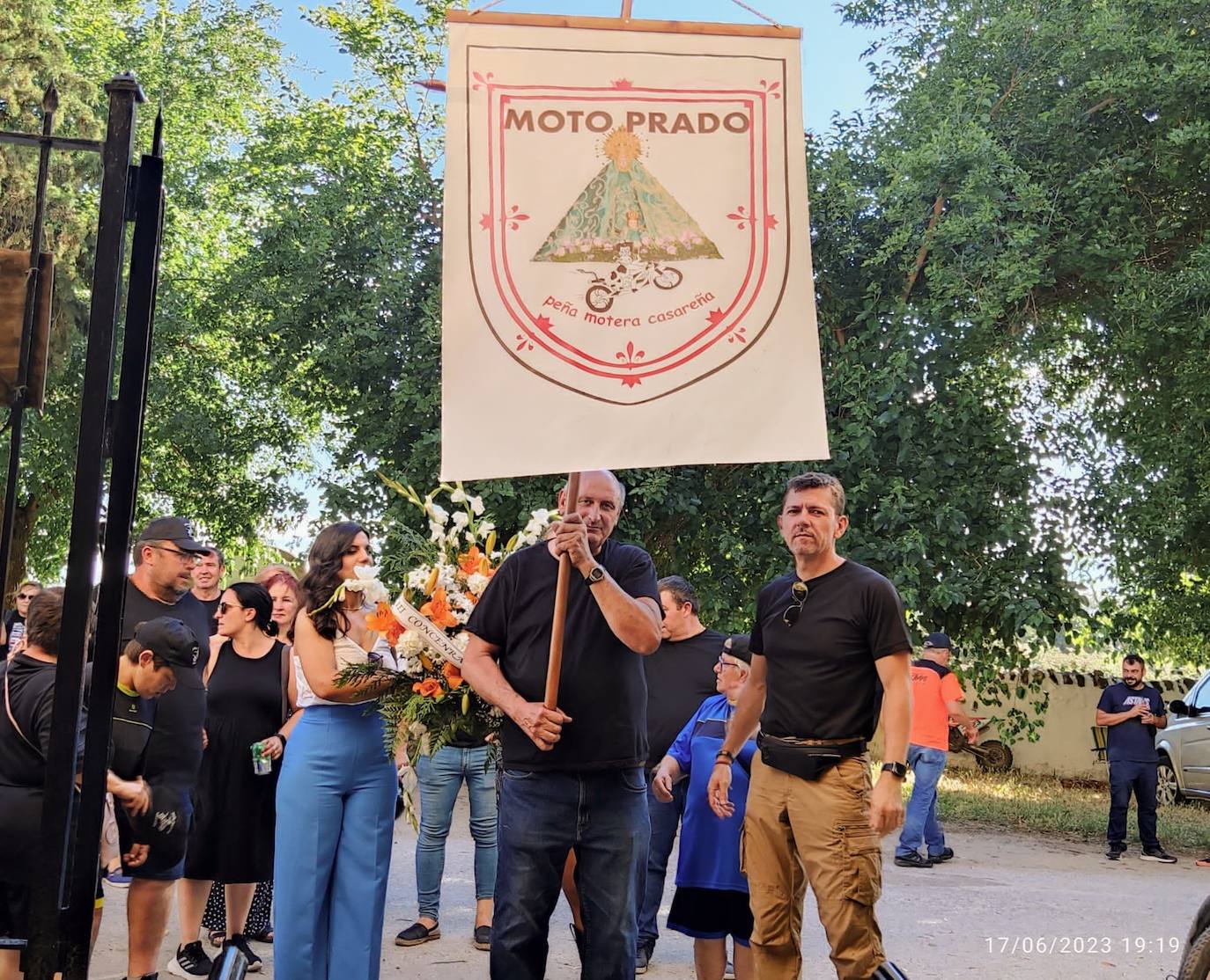 Imagen secundaria 1 - Un centenar de moteros disfrutan de la III edición Moto Prado