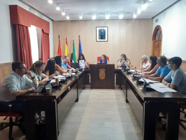 La alcaldesa tendrá dedicación exclusiva y dos concejalas estarán liberadas al 70%