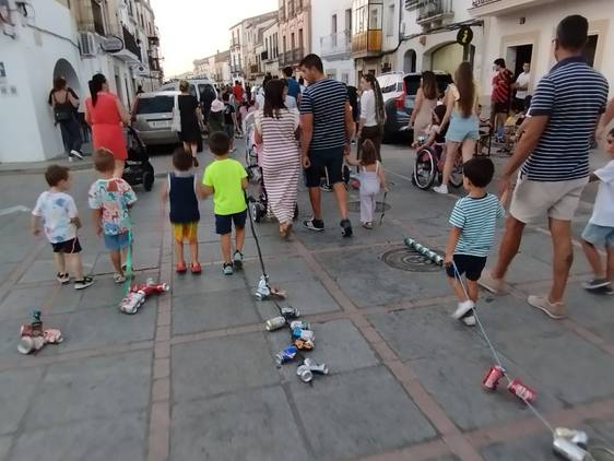 Decenas de personas asisten a la velada de Santa Rita en las vísperas de Santiago