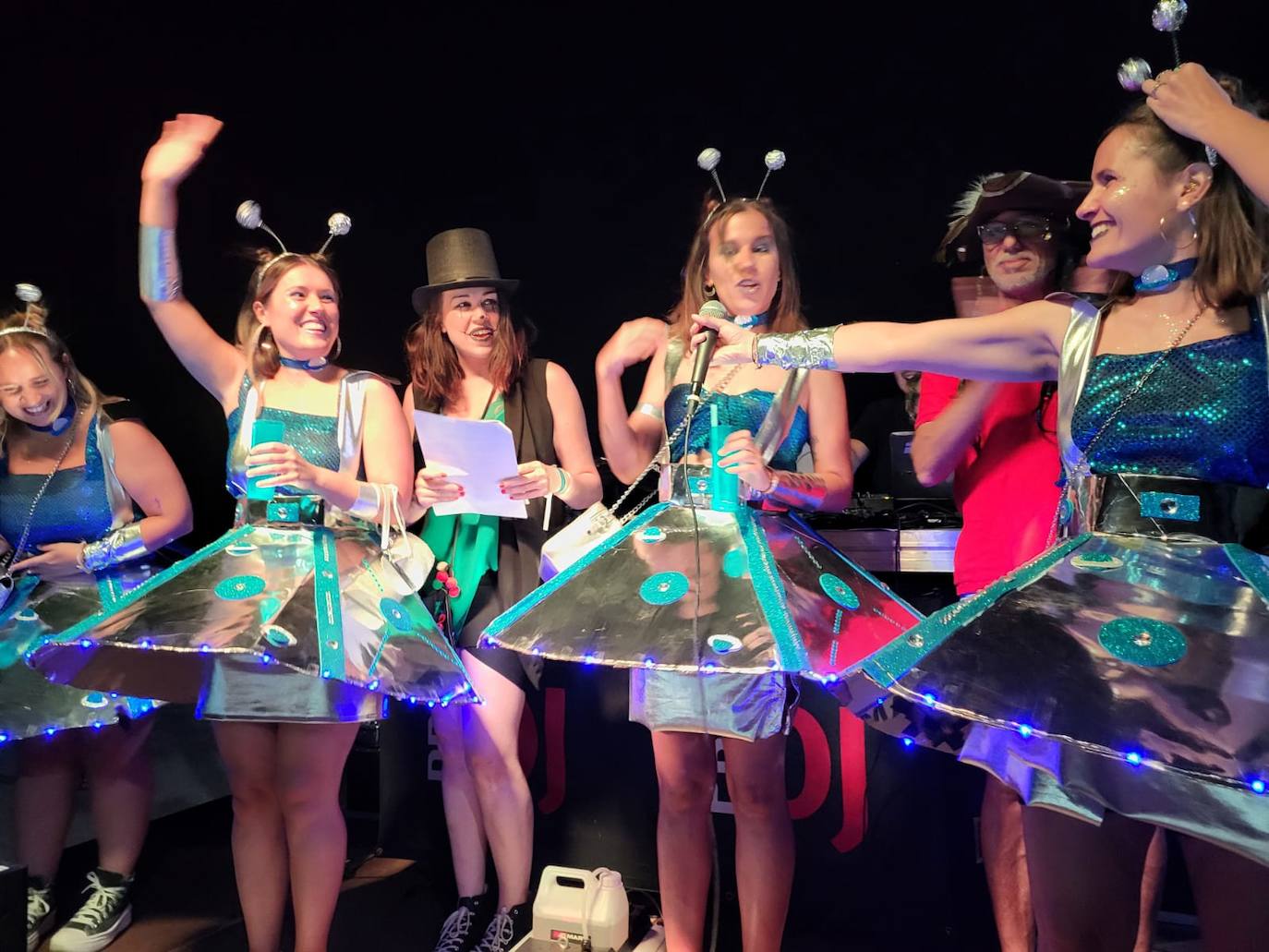 Imagen principal - La fiesta infantil del Carnaval logra recaudar 462,30 euros para NUPA