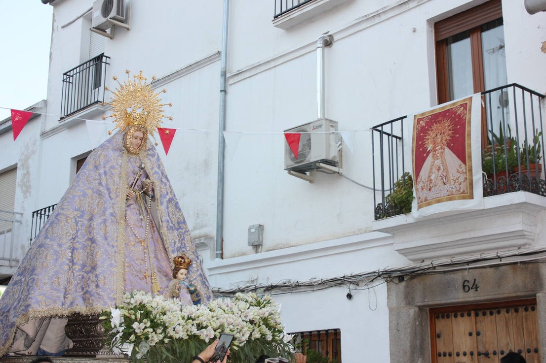 Así han vivido los casareños el recibimiento a la Virgen