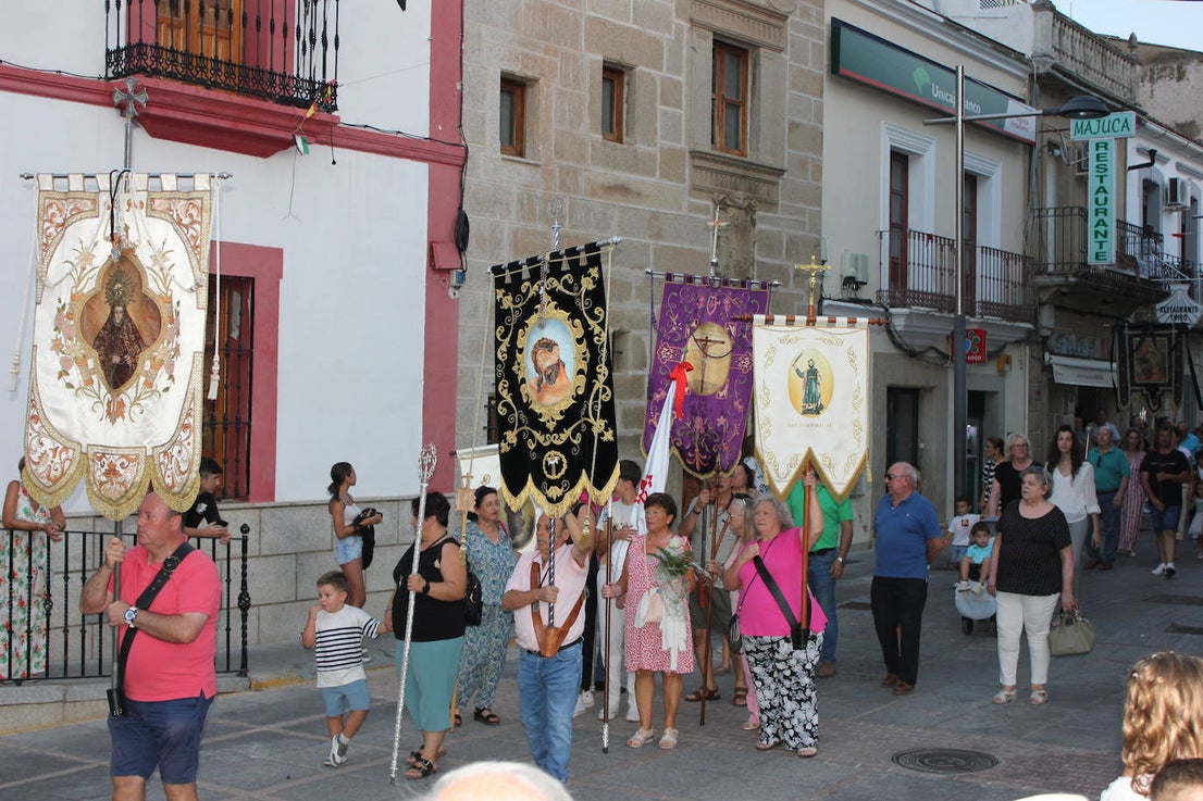 Así han vivido los casareños el recibimiento a la Virgen