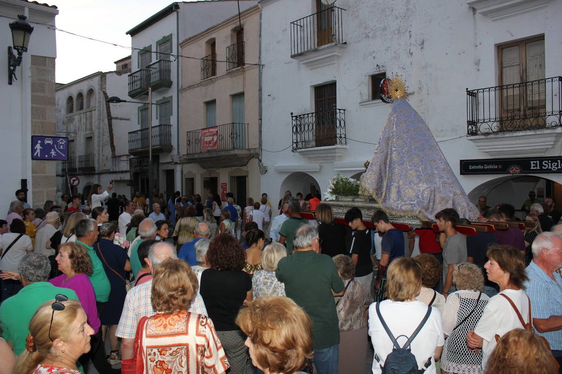 Así han vivido los casareños el recibimiento a la Virgen