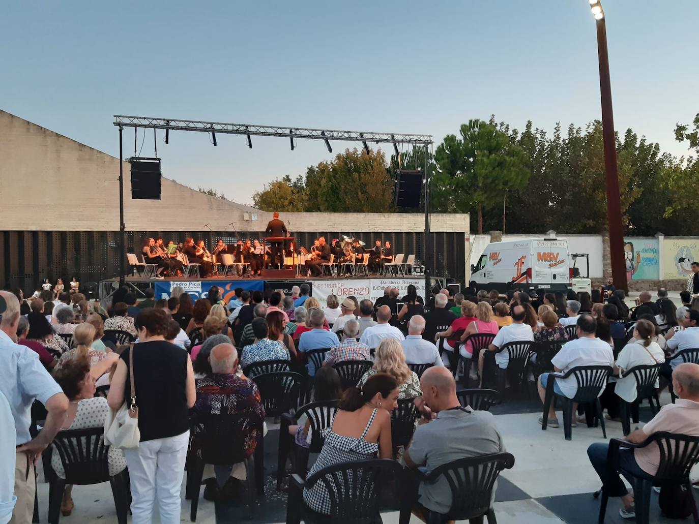 Más de 60 músicos de la provincia cacereña se dan cita en el II Encuentro de bandas 'Torta de Casar'