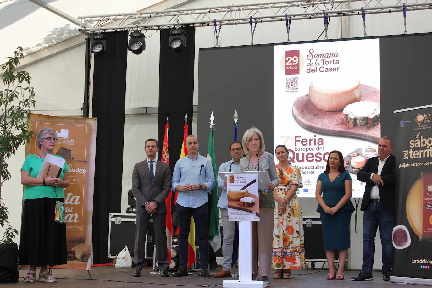 El queso úne en Casar de Cáceres a miles de personas
