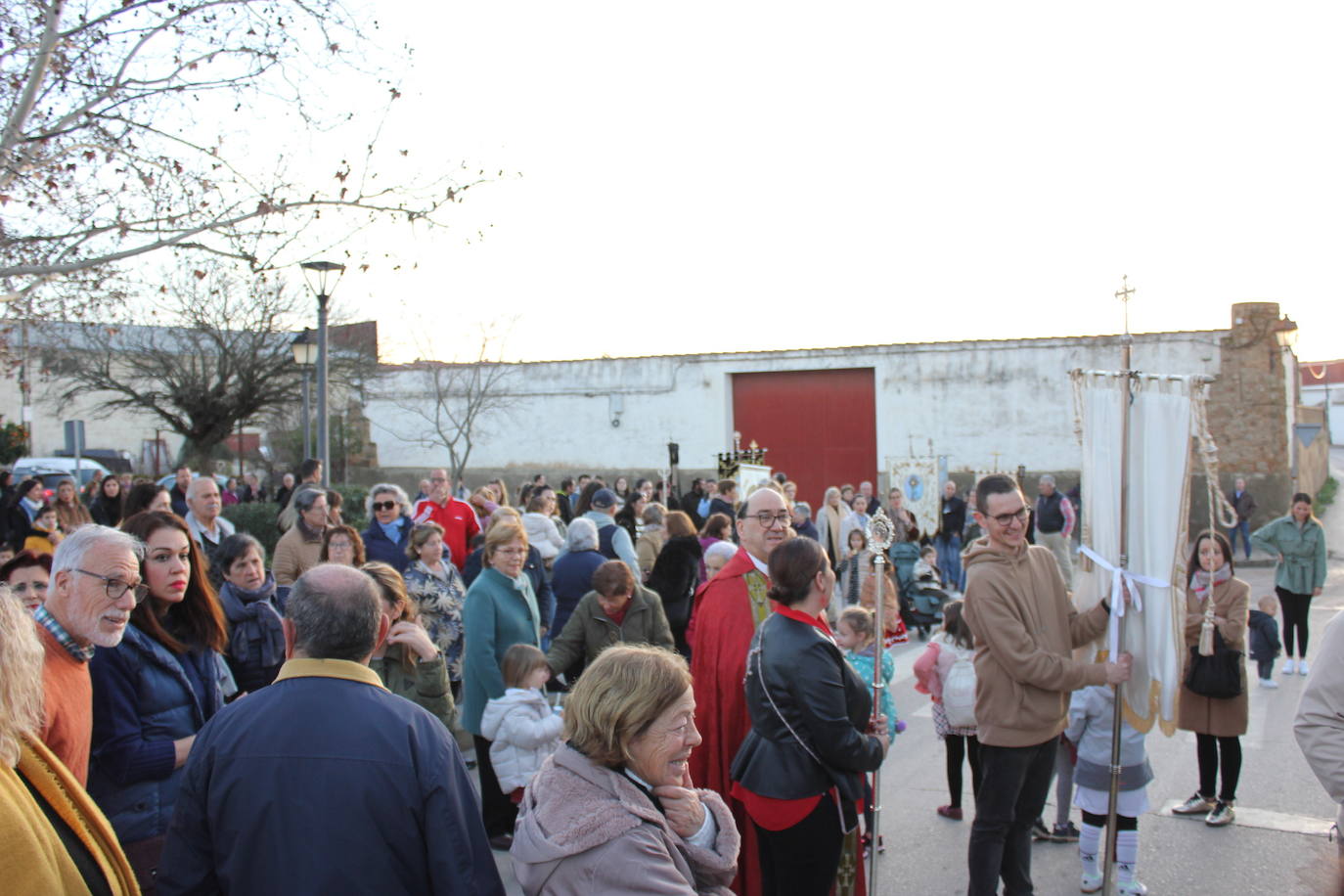 San Benito y San Blas, muy arropados a su llegada a la localidad