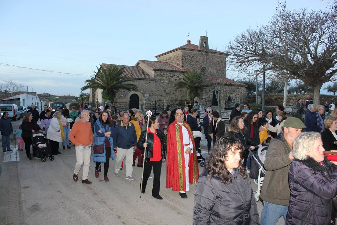 San Benito y San Blas, muy arropados a su llegada a la localidad