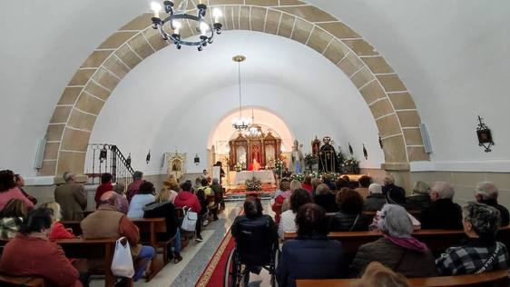El buen tiempo deja disfrutar a los casareños de la romería de San Blas