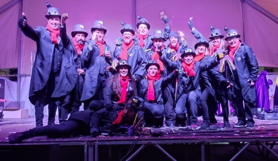 Los deshollinadores de 'Cuando menos te lo esperas' se estrenan en la muestra de murgas y se alzan con el primer premio