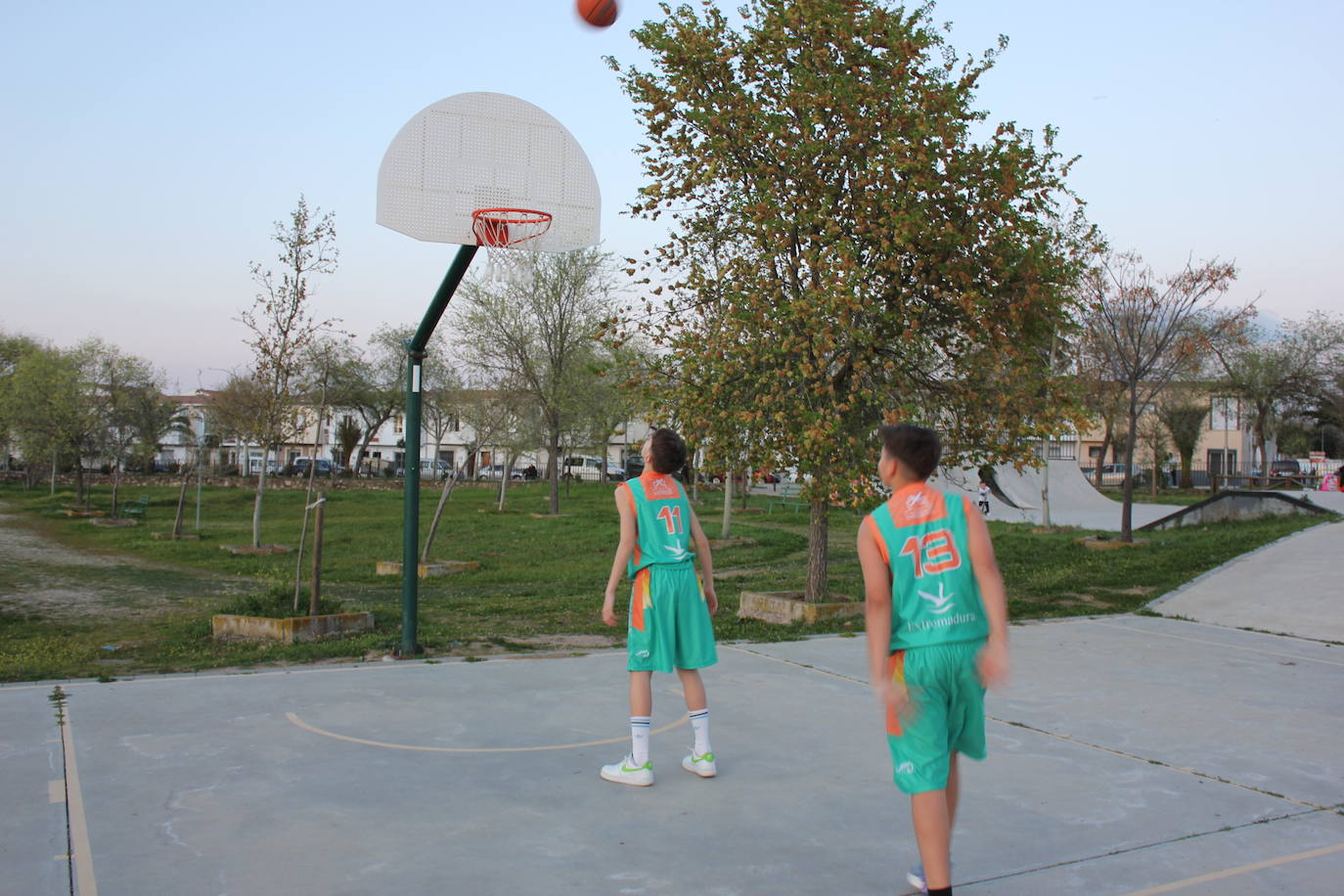 Imagen secundaria 1 - Gabriel Rosado y Rodrigo Roldán, dos promesas del baloncesto con sangre casareña, disputarán el Campeonato Nacional de Cádiz