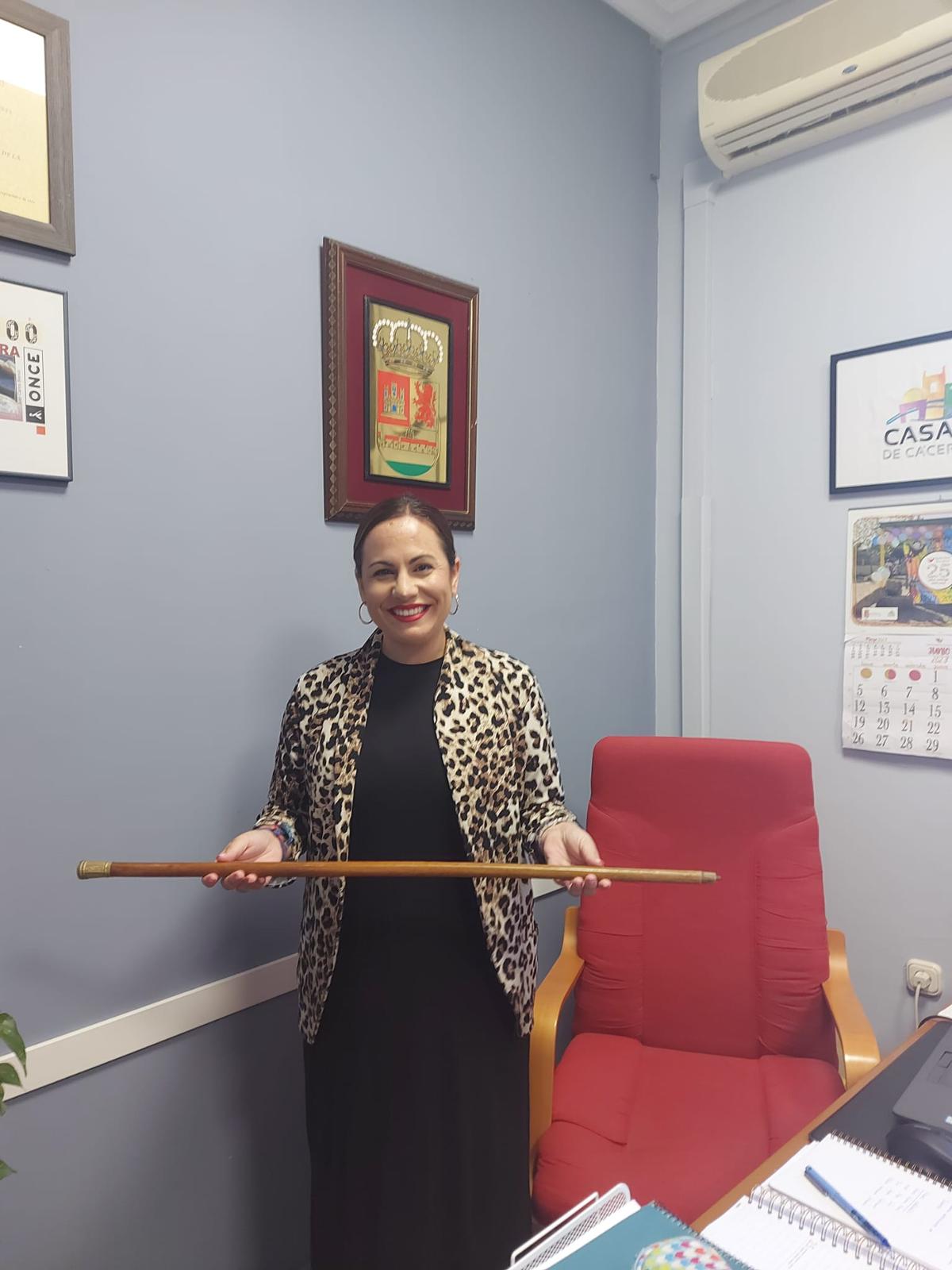 Imagen principal - «He venido a complicarme la vida para mejorar mi pueblo y eso me hace feliz»