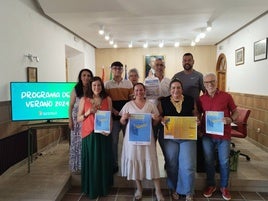 La alcaldesa junto a los concejales de las distintas áreas y los responsables de las áreas implicadas en el programa.