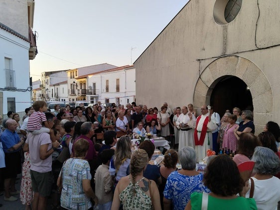 La Mesa de ofrendas de San Bartolomé se vuelve a celebrar con gran presencia de público