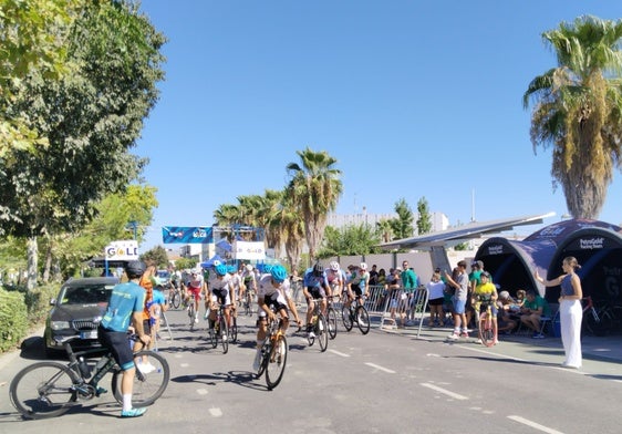 El Gran Premio del Ramo de ciclismo se vive de forma intensa en la localidad
