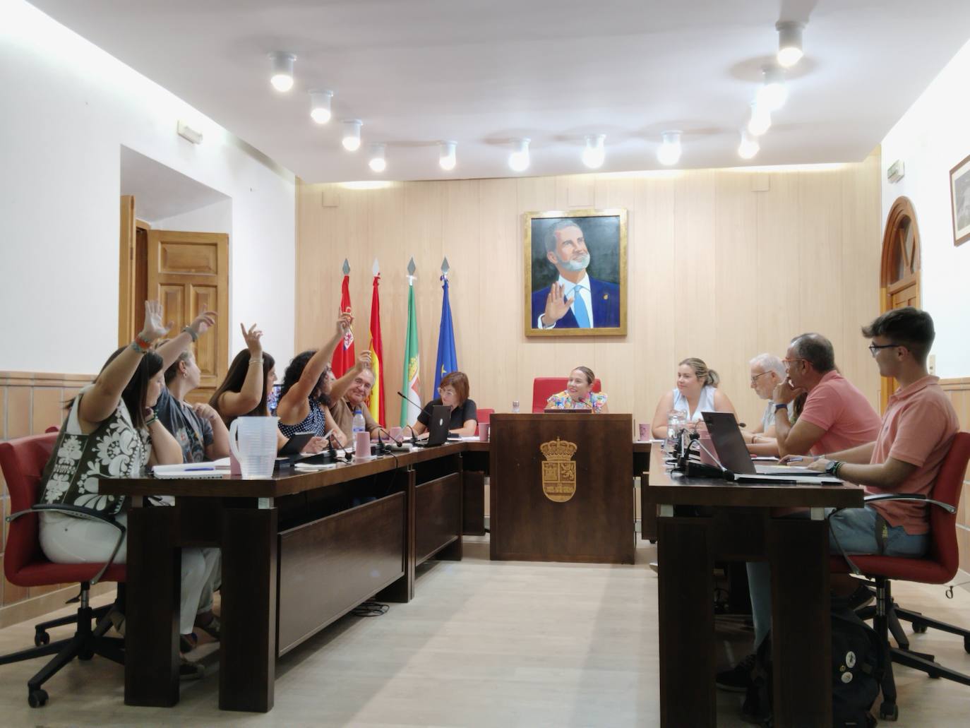 Imagen principal - Integrantes del Grupo Municipal Socialista, en contra de los presupuestos.