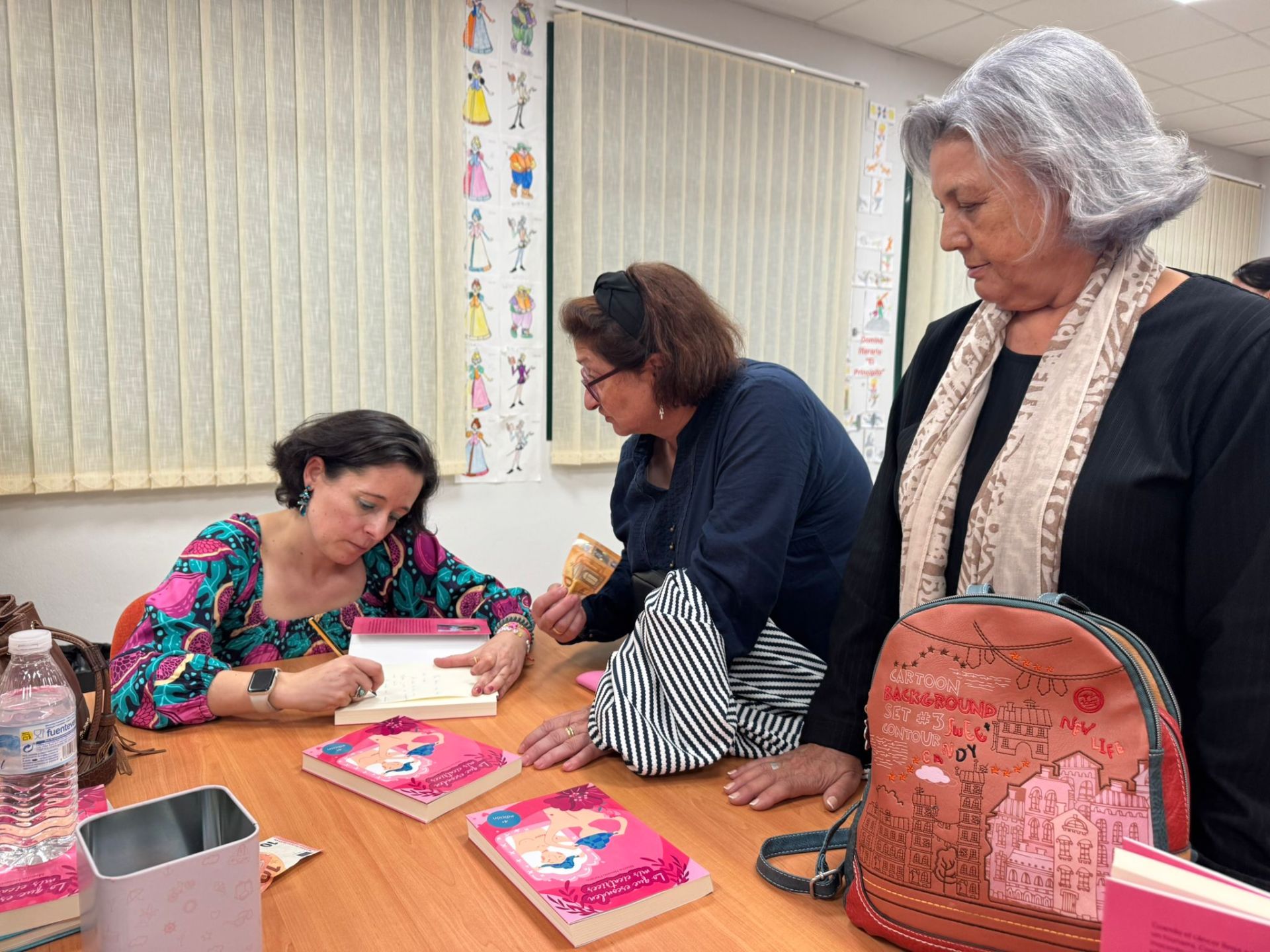 Imagen secundaria 1 - Los casareños se sensibilizan con el cáncer de mama