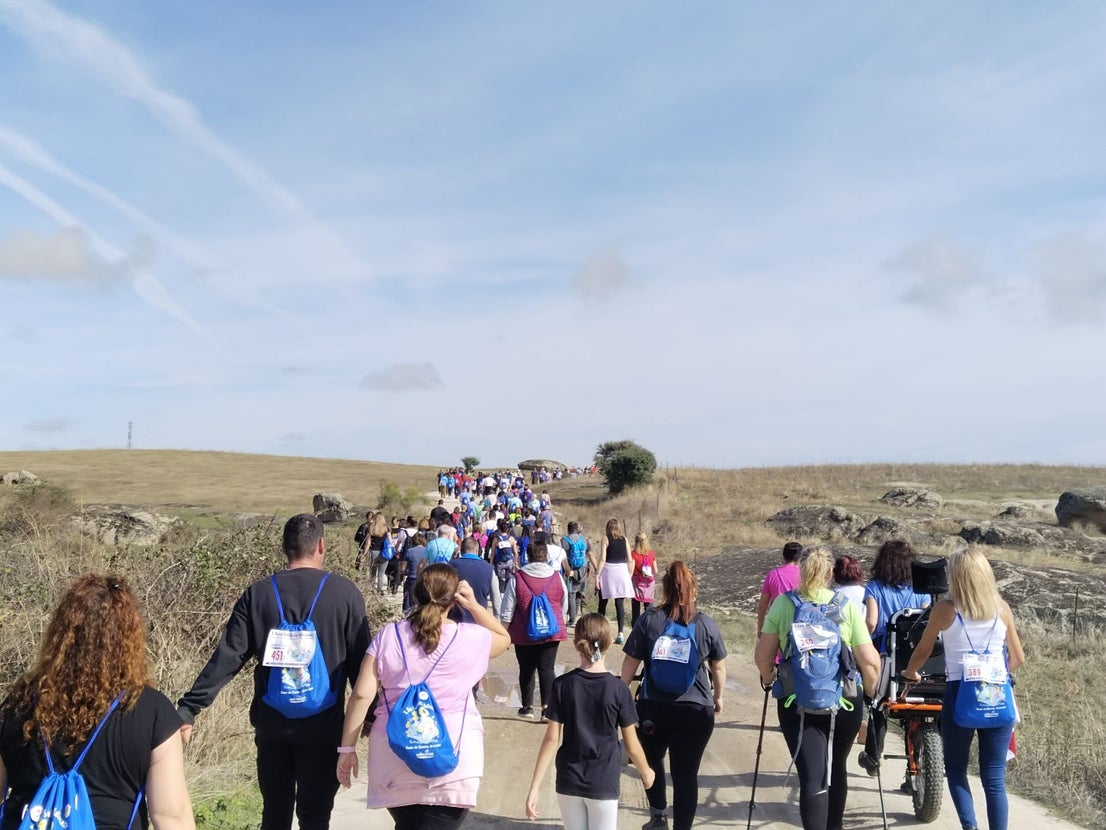 La X Ruta solidaria de Adiscasar se celebra con cerca de 550 inscritos y bate su récord de participación
