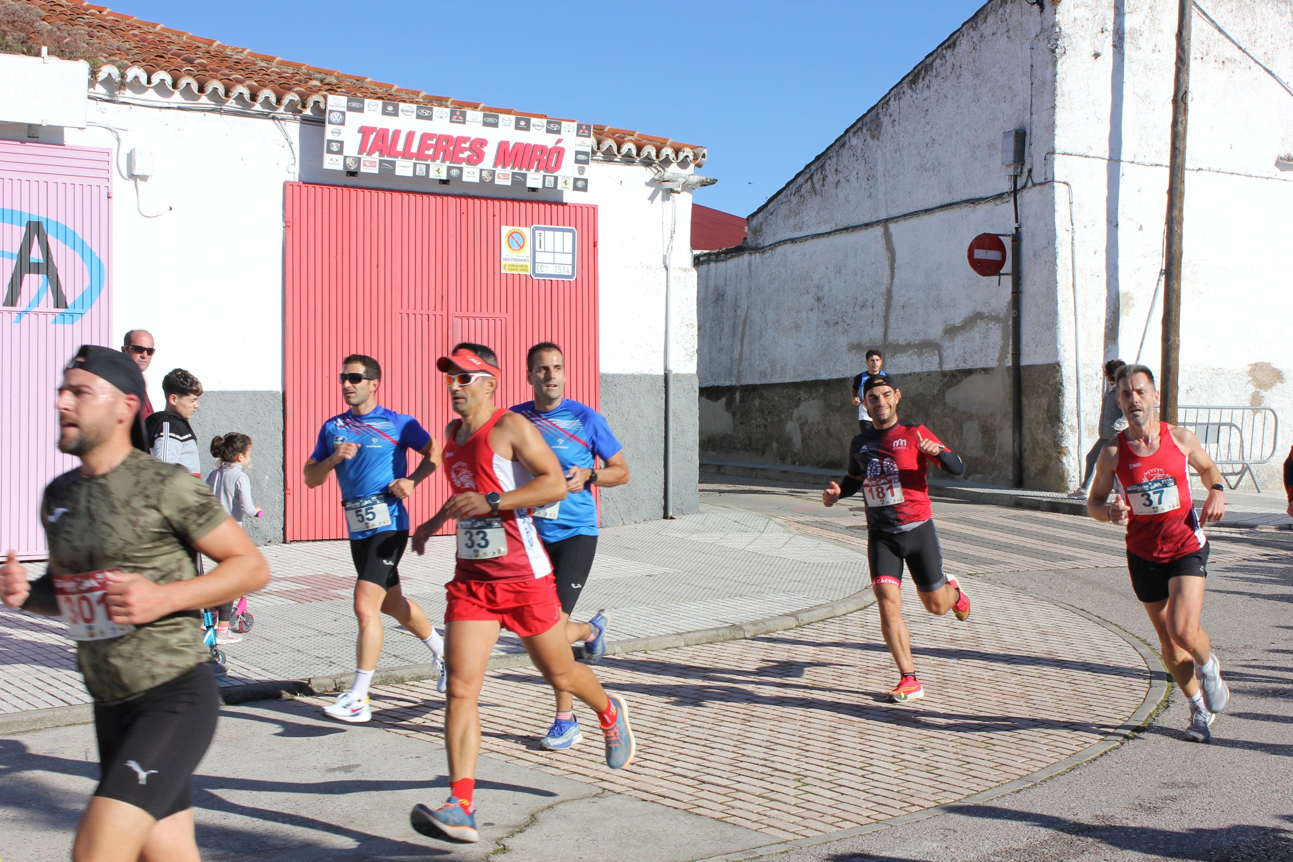 Algunos de los momentos vividos hoy en la III Media Maratón y 10K Torta del Casar