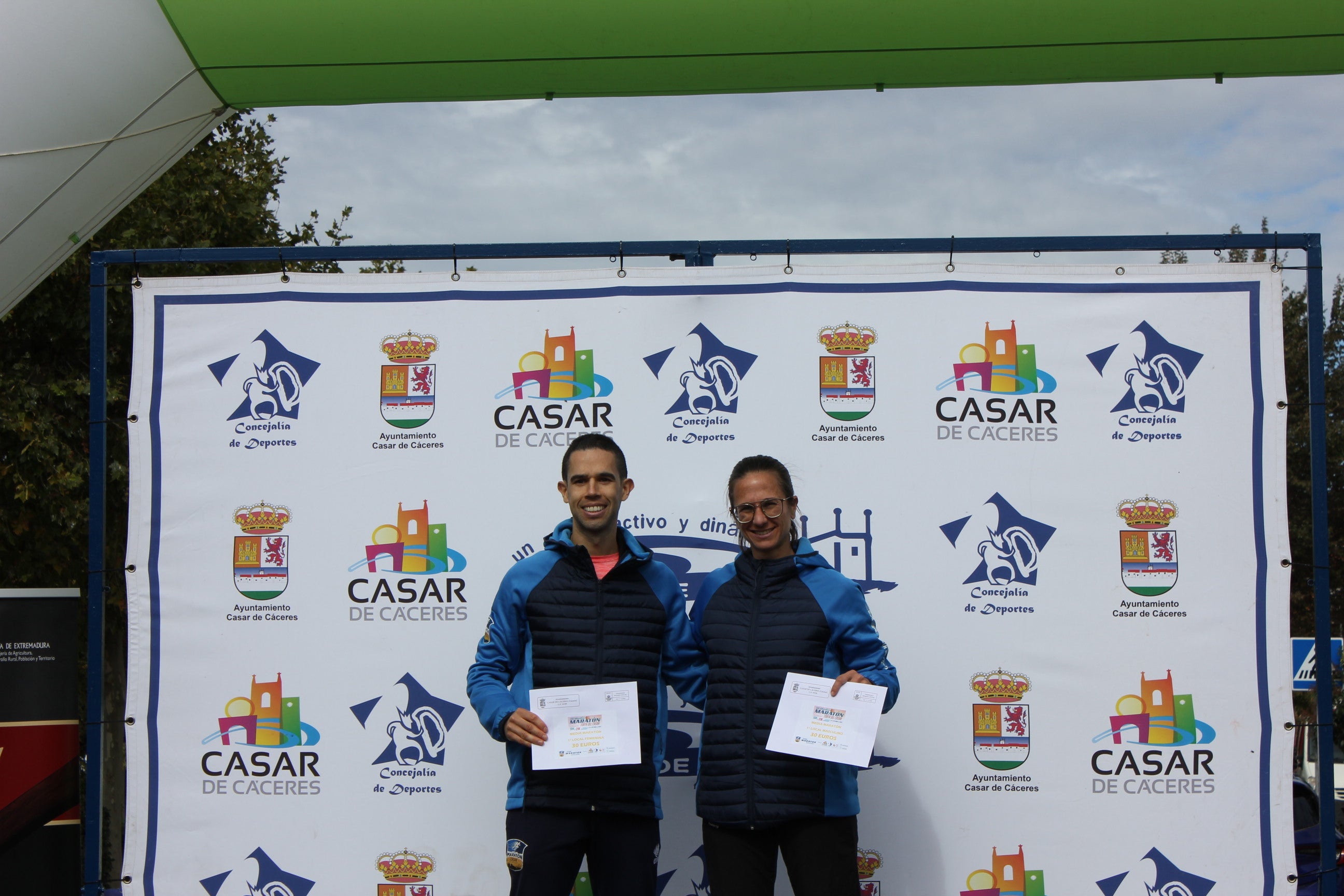 Algunos de los momentos vividos hoy en la III Media Maratón y 10K Torta del Casar